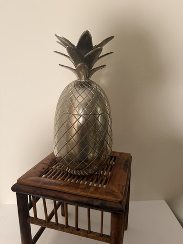 Vntg large silver - large, 13”in