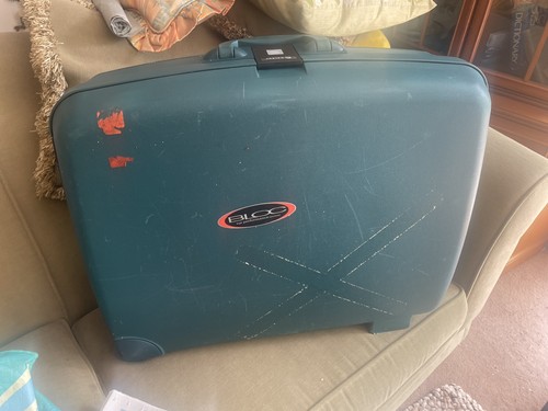 Delsey hard shell suitcase - shell,