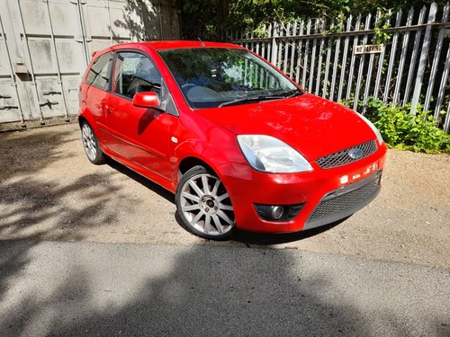 Ford fiesta mk6 red - fiesta,
