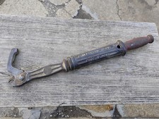 Vintage Bridgeport No. 20 Cast Iron Nail Puller