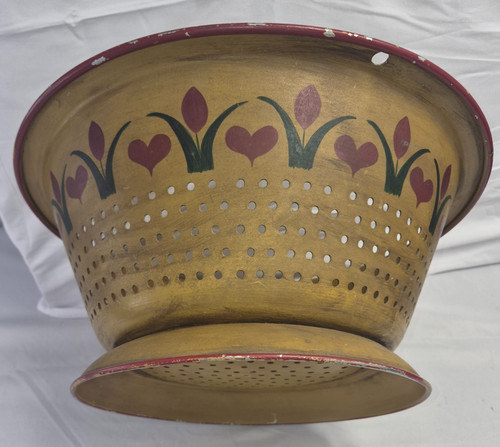 Vtg footed metal colander - vtg,