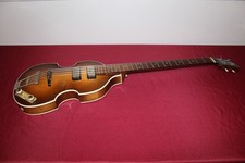 Hofner 1961 violin bass (Right