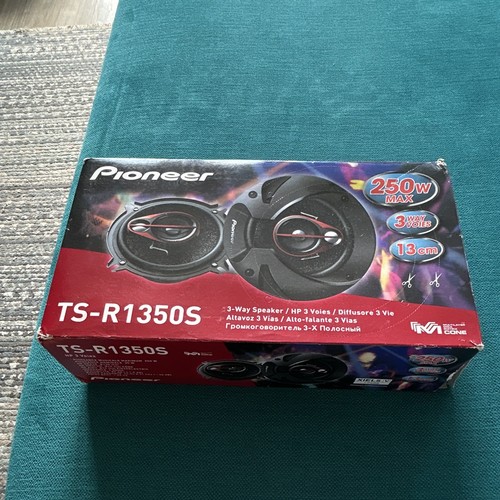 Pioneer speakers 250w - 250w,