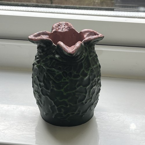 Alien egg ovomorph - egg, hatching