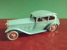 1930's Wells O' London Tin