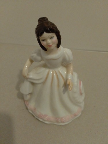 Royal doulton figurine bone - figurine,