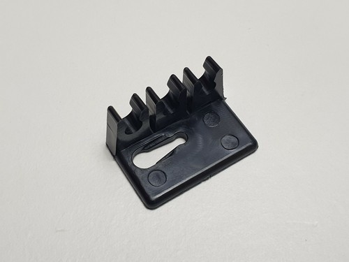 Bulk head brake pipe - head, clip