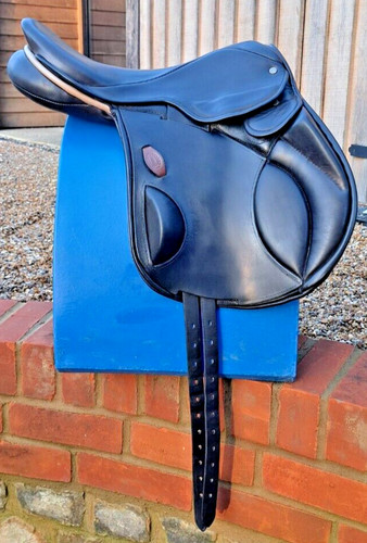 Monoflap jumping saddle - , 17