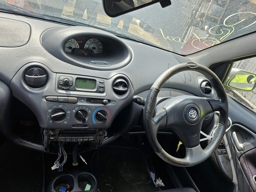 Toyota yaris 2001 - toyota, 2001,