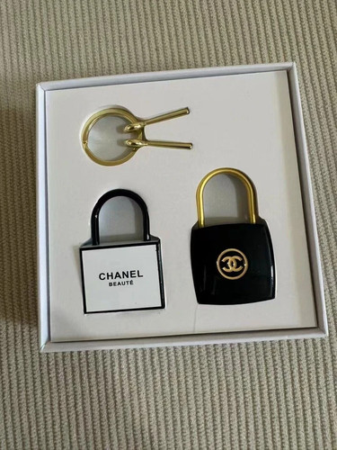 Nwt chanel padlock - nwt, &