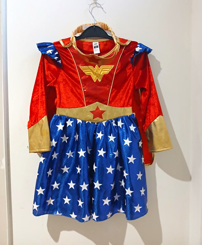Dunnes stores wonder - dc, woman