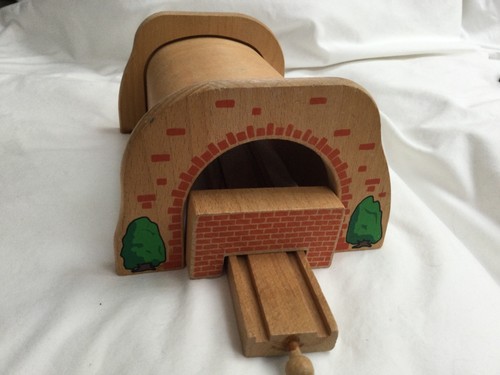 Brio thomas henry tunnel - brio,