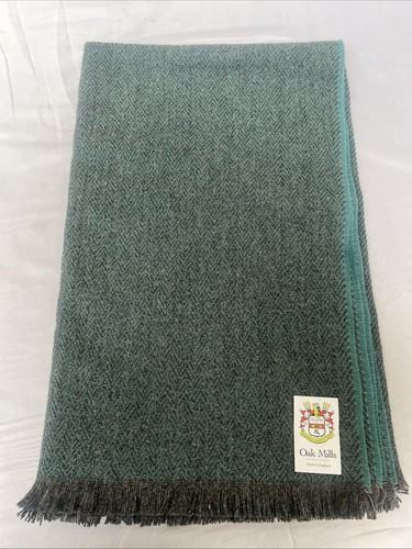 Woollen blanket throw - /,