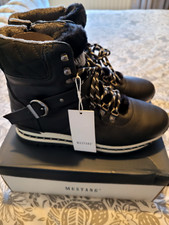 women's Mustang boots size 8