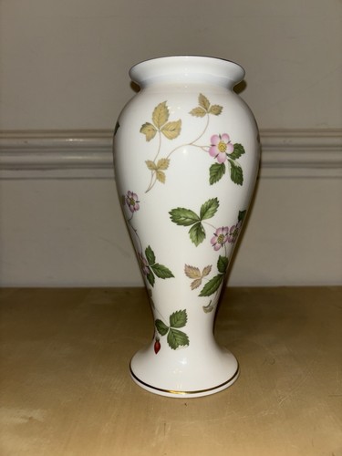 Wedgwood wild strawberry vase - wild,