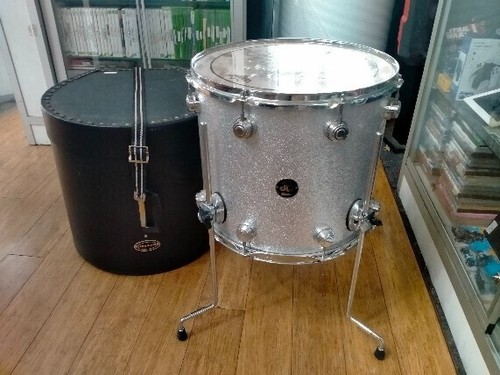 Vintage drums floor - vintage,