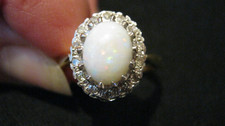 Vintage 18ct Gold Opal &
