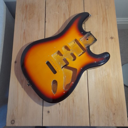 Stratocaster body 3 tone - 3,