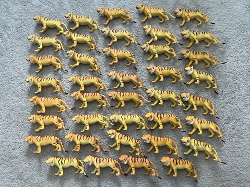 Boley plastic tiger - plastic,