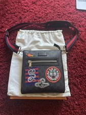 Gucci GG Supreme Messenger Bag