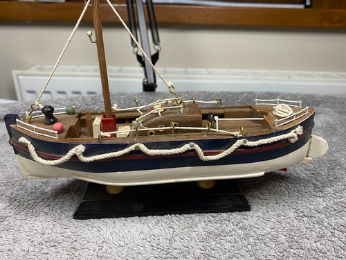 Vintage model lifeboat early - model,
