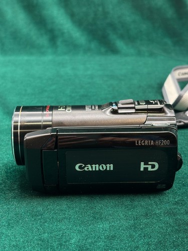 Canon legria 200 full - hf,