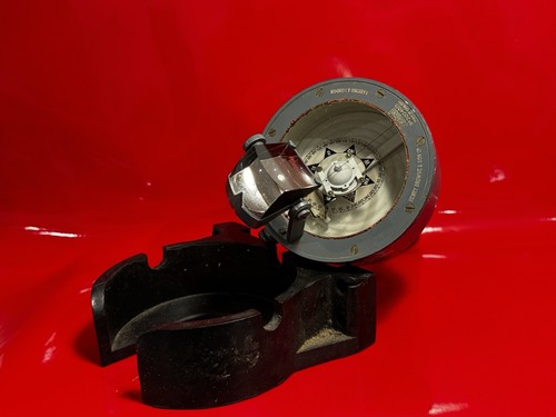 Sestrel hand bearing - sestrel, compass