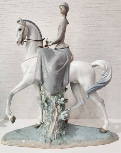 Lladro 4516 girl white - on,