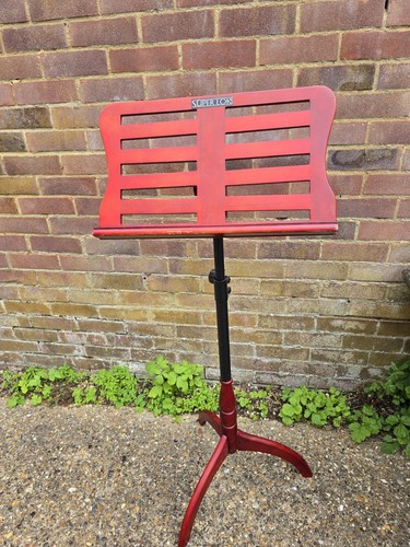 Adjustable wooden music stand - adjustable,