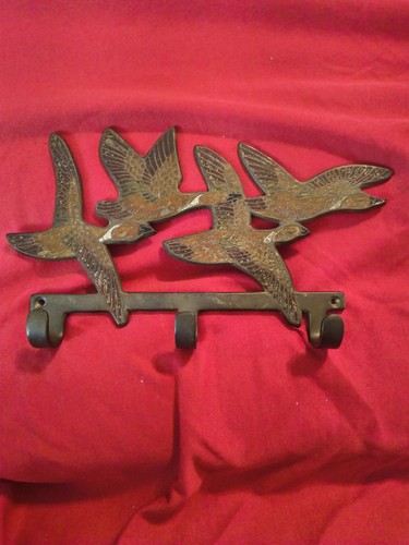 Brass flying ducks coat - brass,