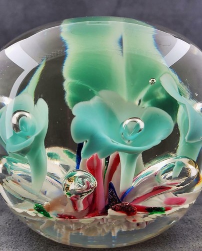 Vtg paperweight pastel - paperweight, green