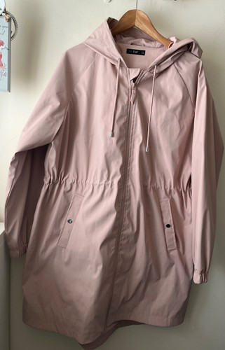 Coat size pink hooded - size, 20