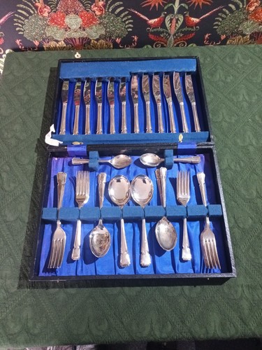 Vintage silver plated place - silver,