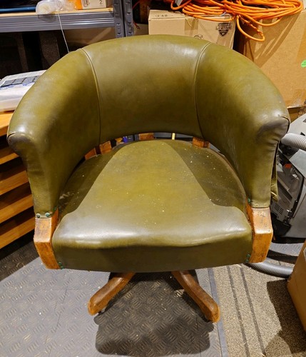 Green leather swivel captains - swivel,