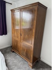 Elegant walnut/mahogany