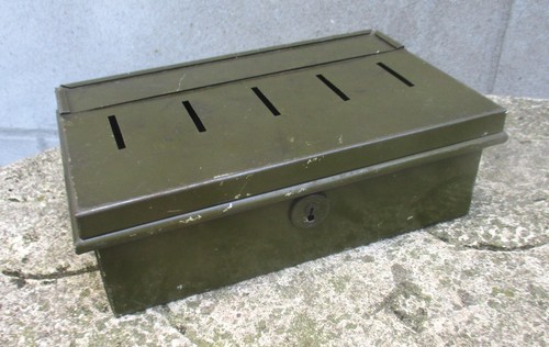 Vintage green metal money - green,