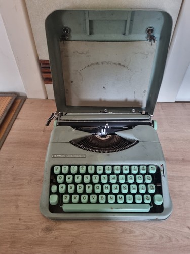 Hermes baby typewriter - baby,