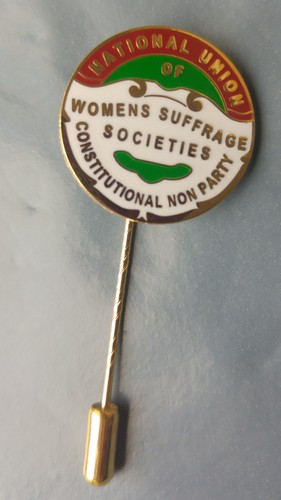 Suffragette nuwss supporters - suffragette,