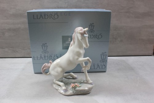 Lladro privilege figurine - privilege,