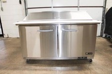 Polar PSP61M Mega-Top Sandwich Prep Table – 61″ Commercial Refrigerated Worktop