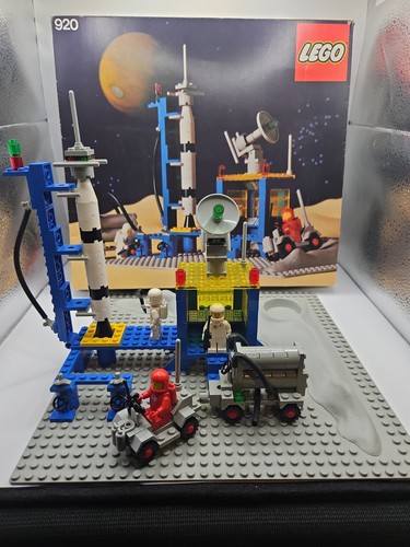 Lego space 920 alpha rocket - space,