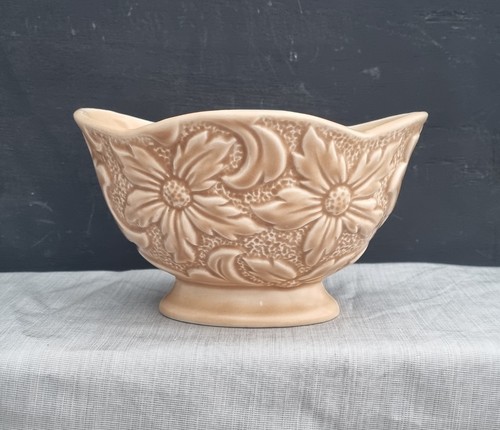 Sylvac beige dahlia falcon - sylvac, dahlia falcon