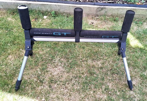 Leeda fishing pole - pole, roller