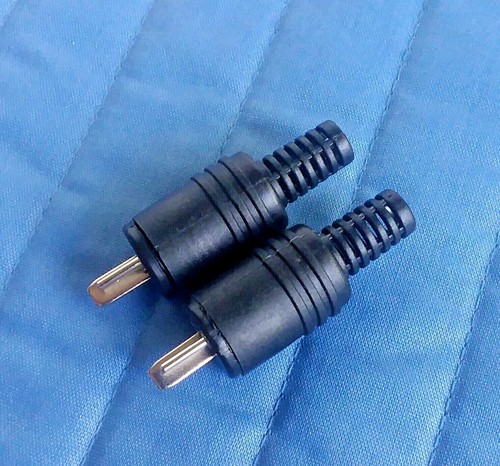 Pin din plug speaker and - pin,