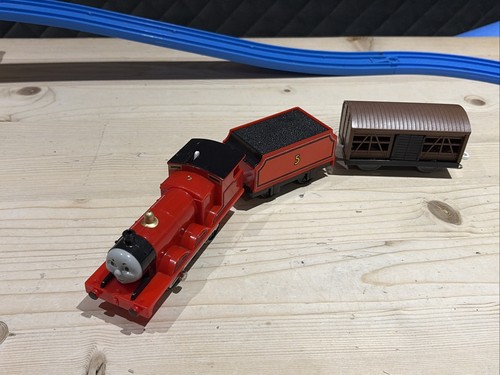 Thomas trackmaster james - thomas,