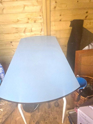 Blue white oval - oval, drop-leaf
