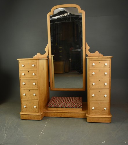 Victorian pine pedestal