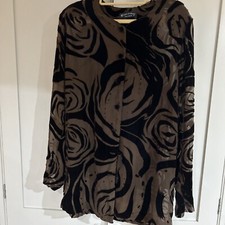 Y2K designer georgina von