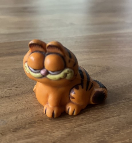 Vtg garfield figure toy - figure,