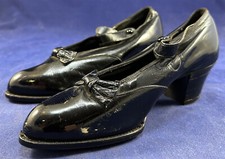 Vintage Queen Quality Black